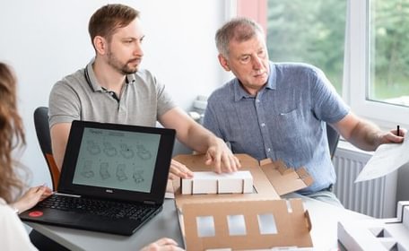 Stendų displėjų ir pakuočių projektavimas